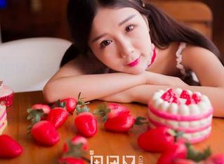GIRLT果团网 – 写真与套装的碰撞：龚玥菲图集里那些不经意的风情！
