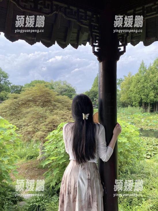 July芝岚 微密圈 - July芝岚办公室现场:更新图片,看看如何用一杯咖啡撩动工作灵感。