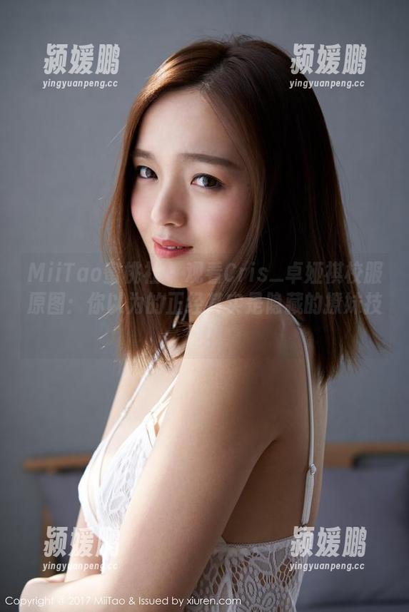 MiiTao蜜桃社 - 观看Cris_卓娅祺校服原图：你以为的正经其实是隐藏的撩妹技能！
