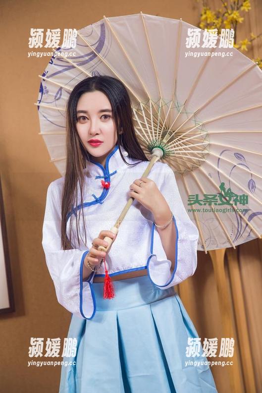 TouTiao头条女神 - 无圣光也可以很有戏：陈怡曼吊带写真让我脑补不停