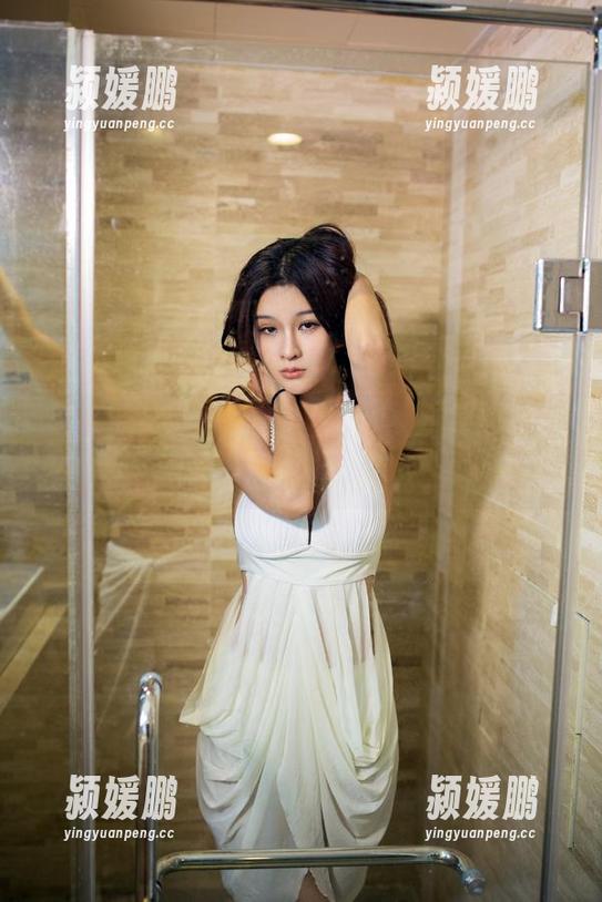 TuiGirl推女郎-艾栗栗 TuiGirl推女郎 - 一套油亮,一见钟情!艾栗栗精选套图邀你来探秘