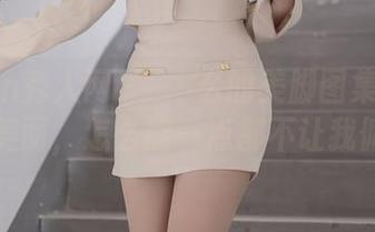 Xiuren秀人网 – 婠婠么的美脚图集——定制的美丽，怎么能一点都不让我偏心？