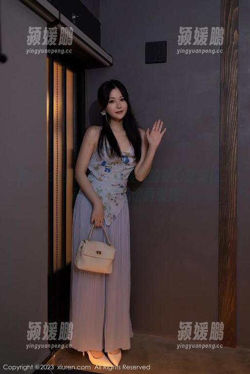 Xiuren秀人网 - 程程程的办公室海报：高清图片私密而张扬