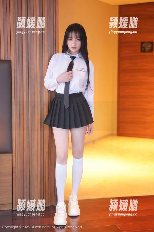 Xiuren秀人网-糯美子 Xiuren秀人网 - 糯美子图库中的爆款:粉色条纹三点式,你来看看!