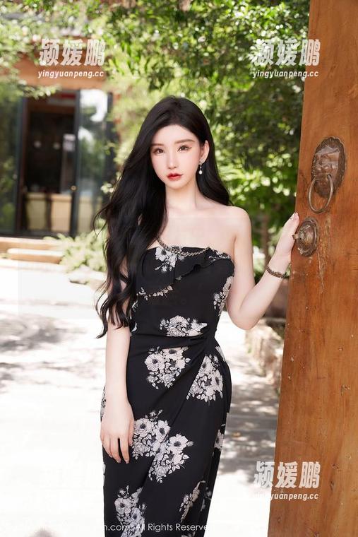 Xiuren秀人网-葛征净高184cm Xiuren秀人网 - 图片中,葛征净高184cm的美足仿佛在说:‘看看我,别光顾着看脸。’