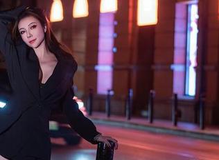 Xiuren秀人网 – 化身白衬衫，薇薇酱校服图集下载，学习认真与不认真之间