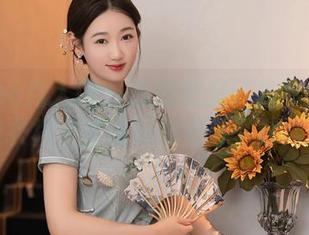 Xiuren秀人网 – 原图曝光：当黎苏苏穿上连衣裙，整条街都变成了时尚秀场