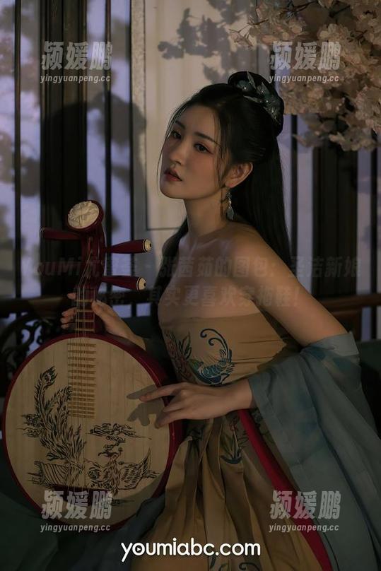 YouMi尤蜜荟-张茜茹 YouMi尤蜜荟 - 张茜茹的图包:圣洁新娘的秘密,其实更喜欢穿拖鞋!