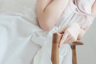 Yuna(윤아)白衬衫探险记：最新分享让你瞬间时髦起来！