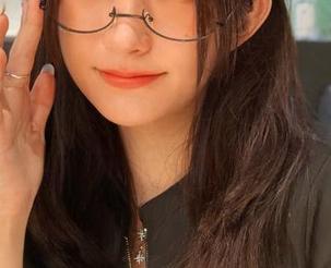 roroki骷髅姬的奶牛世界：探秘她的免费美图，真的是不一样的视角啊！