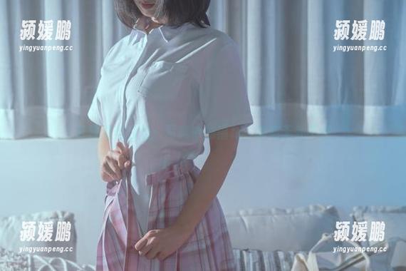 云溪溪与白丝：写真中的福利，诱惑无处不在