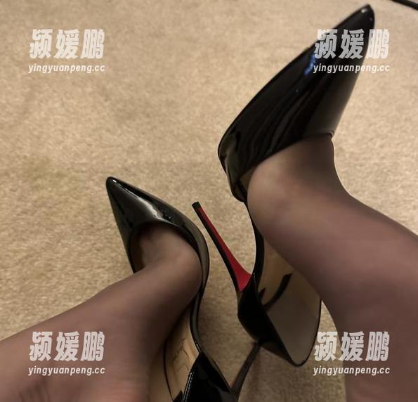 保守的二舅妈 微密圈 - 保守的二舅妈连衣裙:精选的优雅瞬间,让你忍不住多看几眼!