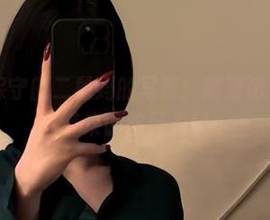 微密圈 – 保守的二舅妈的写真：高清记录紧包蜜腿带来的炫目光线