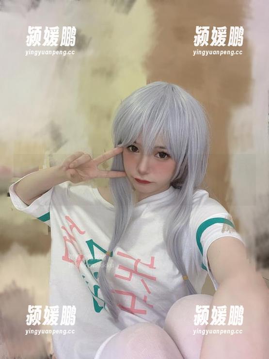 倦倦喵 倦倦喵的吊带白丝绝对是cos界的秘密武器,赶紧分享一下!