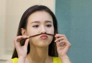 克拉女神 – 来看看高子琁的最新高跟鞋作品，风格独特真让人想模仿！