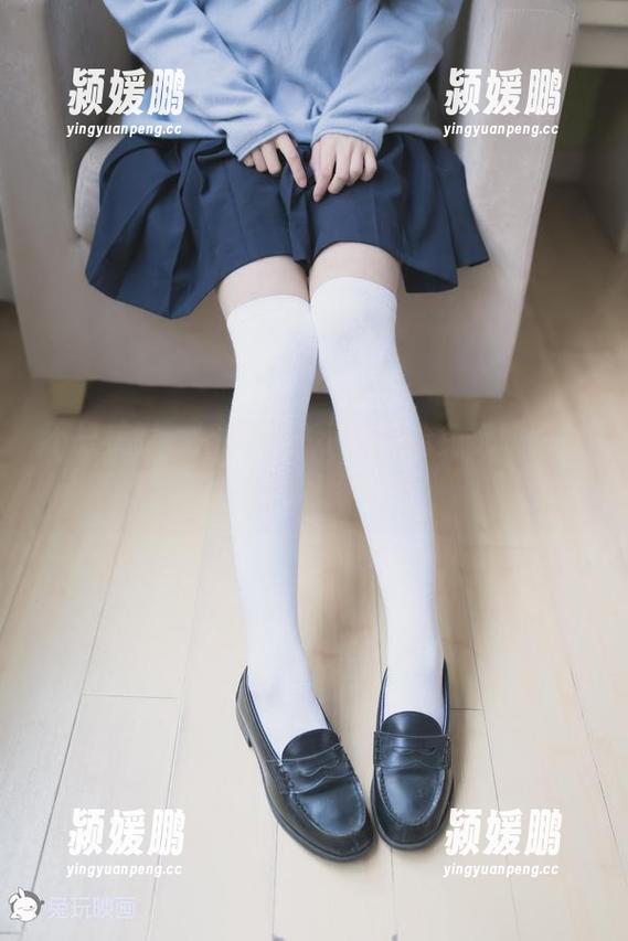 兔玩映画 不只美腿,浴缸里的小细腿给兔玩映画加分,照片感满满!