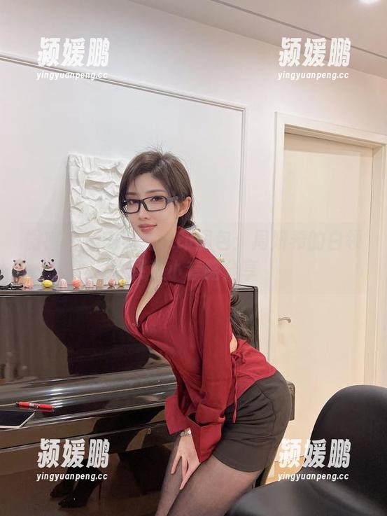 周妍希 微密圈 - 内购无水印图包:周妍希的白领买菜小套路分享