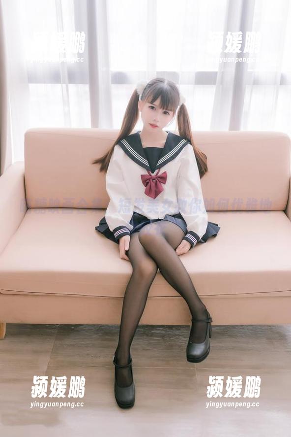 喵糖映画合集：短发美女教你如何优雅地穿胶衣
