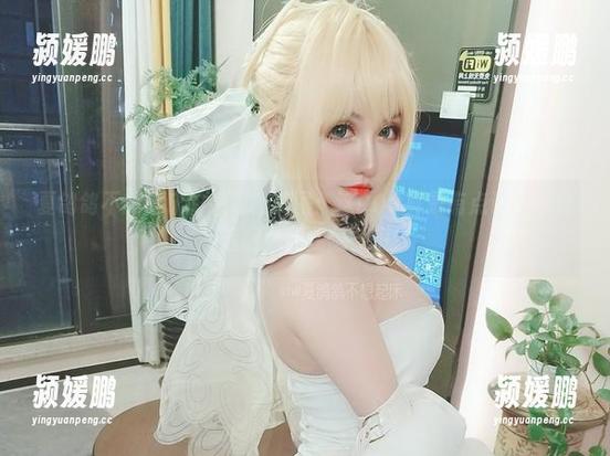 夏鸽鸽不想起床的高跟鞋美图：这COS真是有点让人琢磨不透啊，让我想多想！