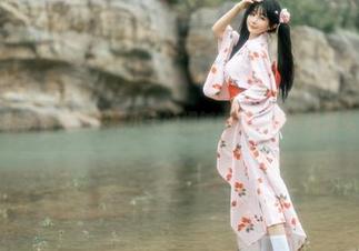私房修女与失眠小宁的细腻瞬间：恍惚与真实