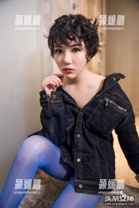头条女神 - 快来！秦若兮美脚图片下载，看看谁学不到！