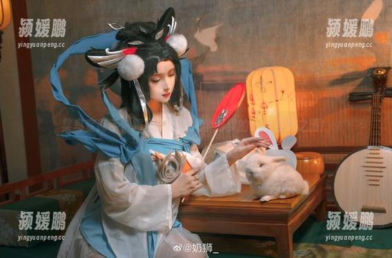 奶狮不咬人 菜鸟变高手,跟奶狮不咬人学赫萝的cos合集之旅!