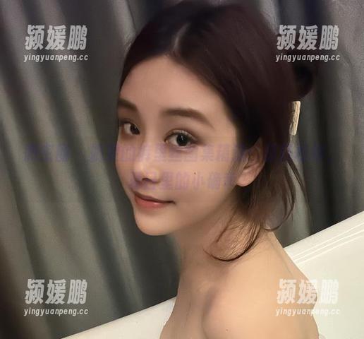 奶雯 微密圈 - 奶雯的裤里丝图集精选:轻轻松松,夏日里的小确幸