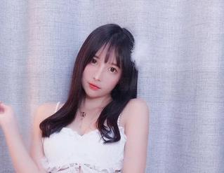 小小奶瓶儿的迦南探险：在图库里寻找乐趣与惊喜！