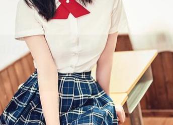 年年Nnian带你走进纯欲女友的世界，美图一个接一个。