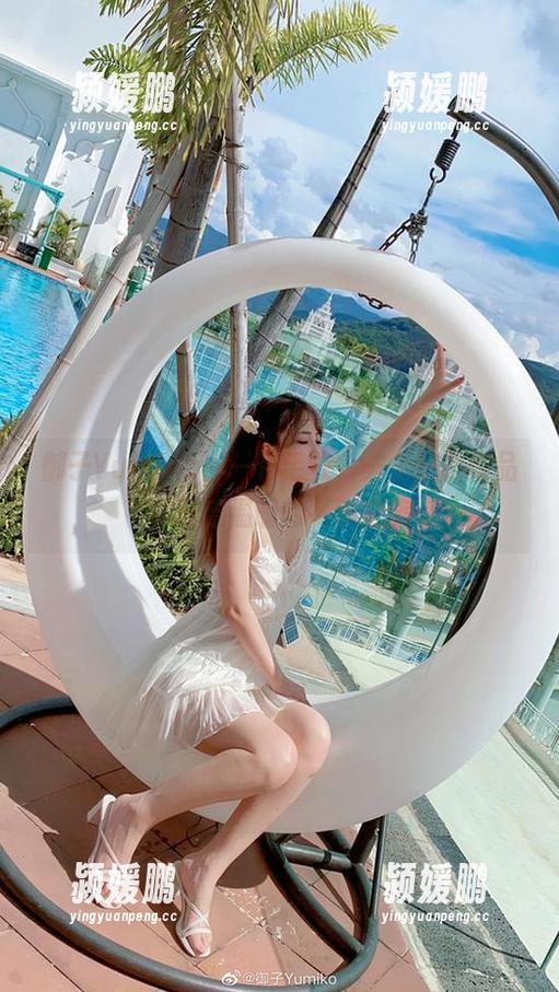 御子Yumiko 御子Yumiko:一件毛衣,一个定制作品,开启温暖的冬季之旅