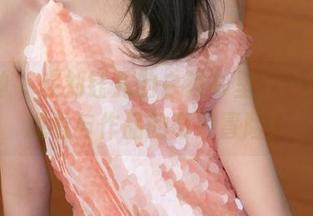 推女神 – 在刘钰儿的白衬衫里，一场关于观看与作品的奇妙冒险！