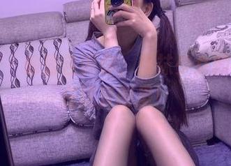 微密圈 – 偷偷告诉你，提袜少女的秘密就在这套图里！