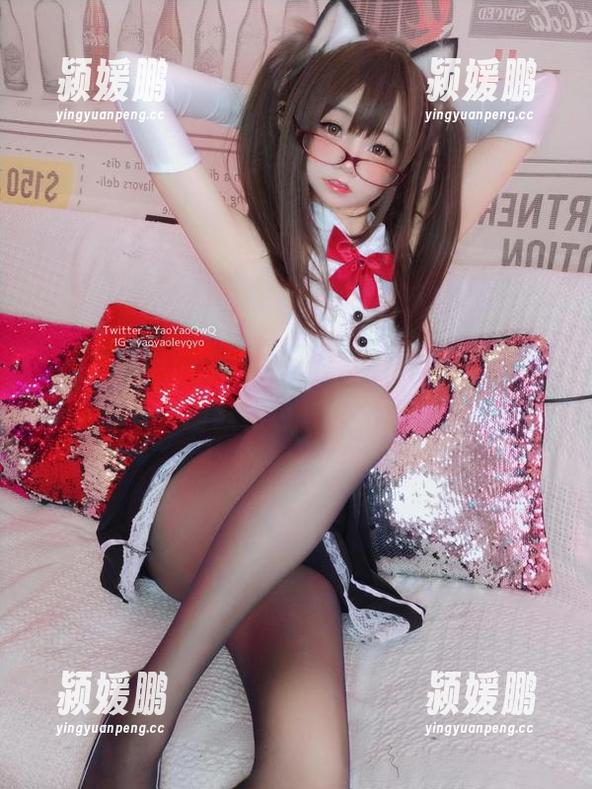 摇摇乐yoyo的黑丝小恶魔：原图写真，幽默和色气并存！