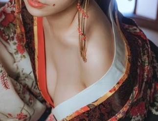 不怕被陌生人发现！无颜小天使wy吊带写真集原图来了！