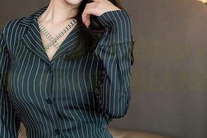 星颜社 – 你见过那么高清的liyiyi婚纱合集吗？光影交错，真让人心动！