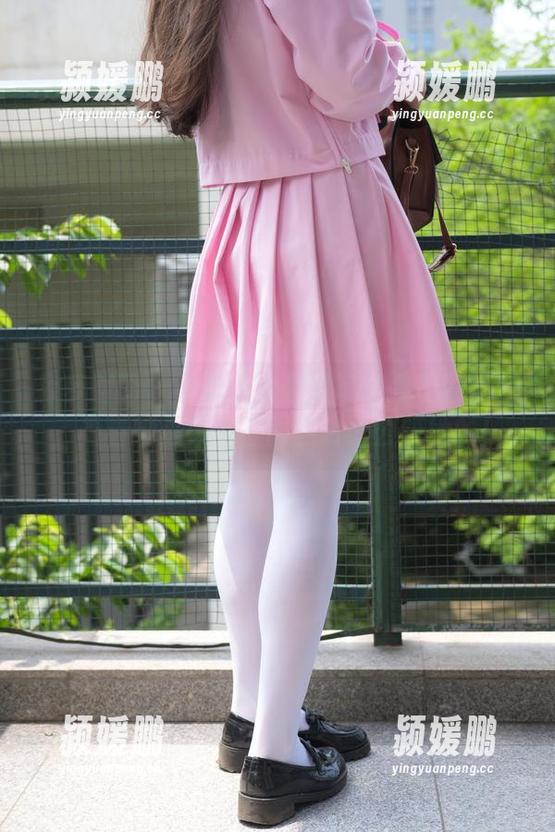 森萝财团 - 小满的办公室写真集更新出炉，看看她是如何征服这片办公领地的！