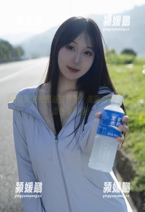 揭秘浅安安的浴缸哲学：美图和资源，泡澡也有内涵！