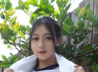 浅安安的泳装写真套图，让人又想去海边，又舍不得离开