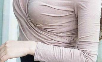 爱尤物 – 校园风光与李允儿的全套写真：一起来看看不只是书桌的模样