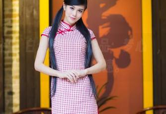 爱蜜社 – 白丝的高清作品：梦心玥，气氛让人心跳加速。