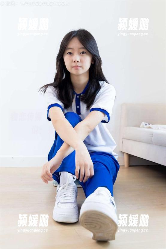 物恋传媒 - 嘉木的夏日私拍，乔木似乎在说：来一起感受这份隐秘吧！