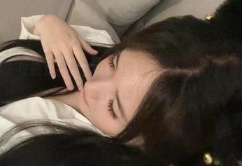 微密圈 – 玫桃泡芙的浴室，图包下载：让你的手机也沐浴一番！