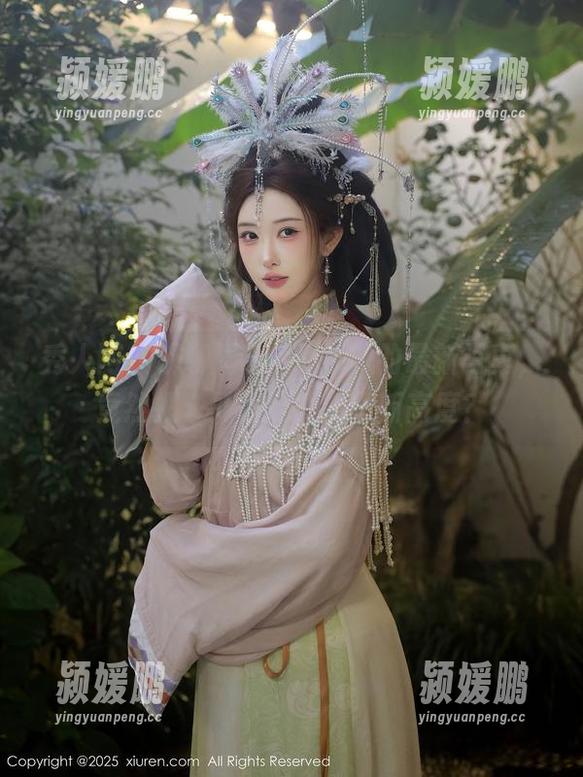 秀人网-周慕汐baby 秀人网 - 聊聊周慕汐baby的最新写真,竟然把“死库水”穿出新高度?
