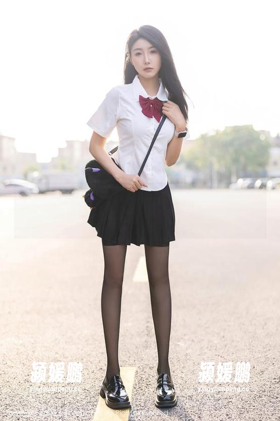 秀人网-徐莉芝Booty 秀人网 - 看看徐莉芝Booty眼镜图包:时尚感爆棚,你的生活就该这么精彩!