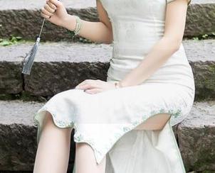 秀人网 – 月酱儿最新制服作品：资源满分，少女心炸裂！
