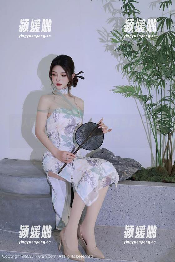 秀人网 - 林子欣reya短裤私房探索：从晨光到黄昏的梦幻合集