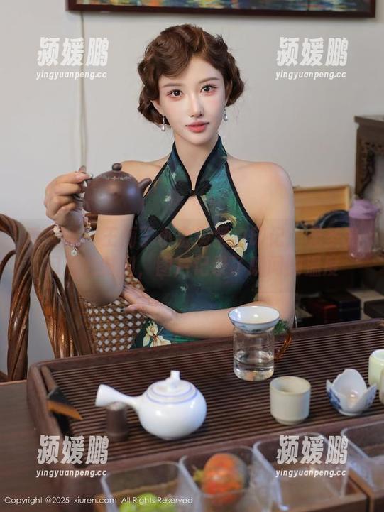 秀人网-王俪丁小宝贝 秀人网 - 王俪丁小宝贝黑白印记:无圣光闪烁的时刻,图片记录了瞬间的温度