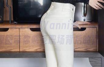秀人网 – 当王馨瑶Yanni遇上秘书写真，原图带你感受职场背后的温暖