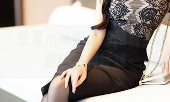 秀人网 – 草莓mm姐姐的网盘梦境：作品里的温柔呼唤