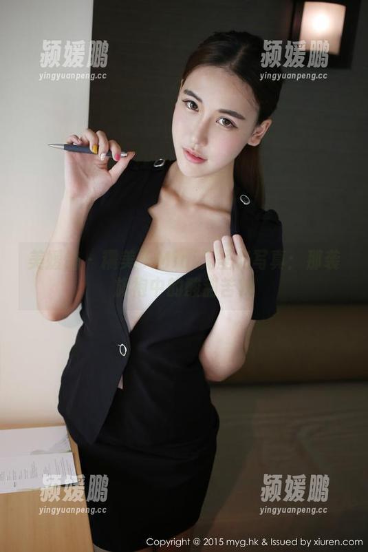 美媛馆-糯美子Mini 美媛馆 - 糯美子Mini无圣光写真:那袭旗袍中的酸甜苦辣